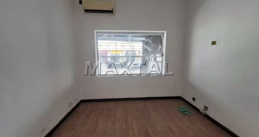 Casa com 2 dormitórios, 2 vagas de garagem e galpão nos fundos, no imirim.