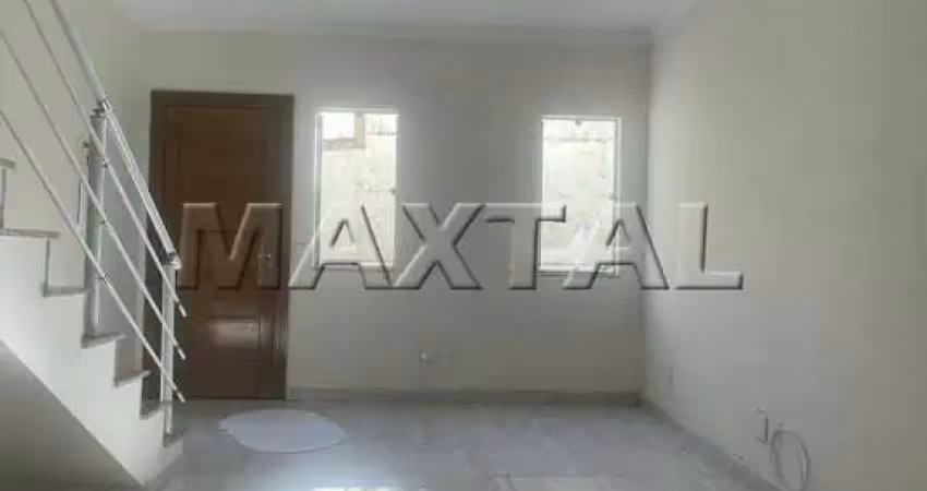 Sobrado em condomínio fechado no mandaqui com 2 suítes, sala, cozinha, banheiro, área e vaga.