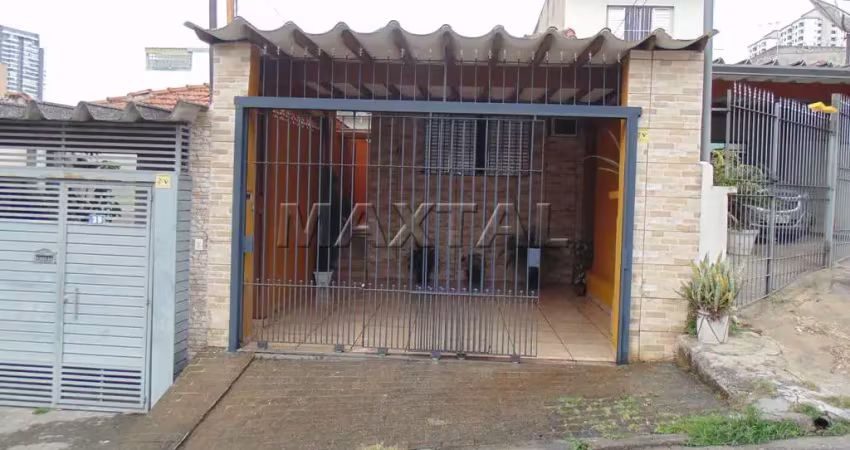 Casa com 2 vagas de garagem, 100m², 3 quartos 1 suíte, 02 banheiros quintal e área de serviço