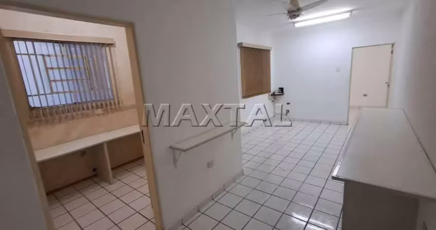 Sala comercial com 60m², toda em piso frio, 2 salas amplas, 2 banheiros, copa cozinha.