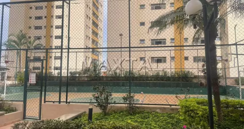 Apartamento para alugar, com 3 dormitórios, 2 banheiros, varanda e 1 vaga de garagem.