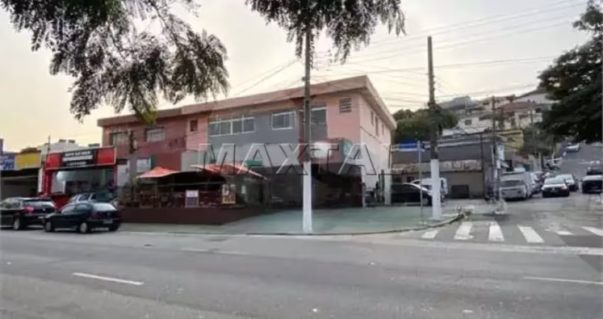 Prédio comercial com 408m² ,1 salão no terreo,2 andar com 4 salas, 5 banheiros e 5 vagas ,