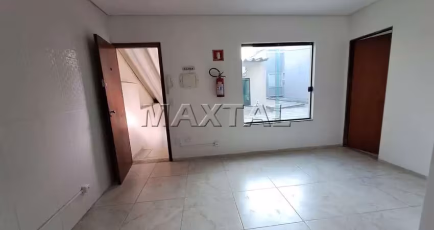 Sala comercial com 2 ambientes, 30m², toalete, toda em piso frio, no jardim frança.