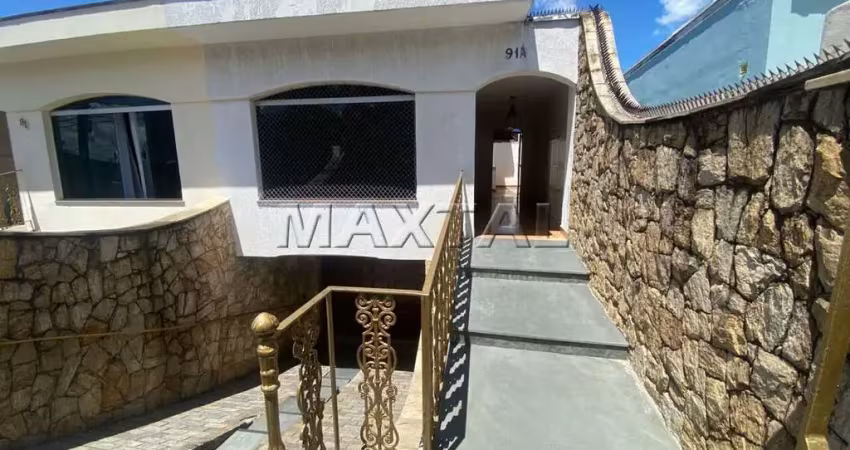 Sobrado à venda de 223 m² na vila maria alta com 5 dormitórios sendo 1 suite e 4 vagas de garagem.