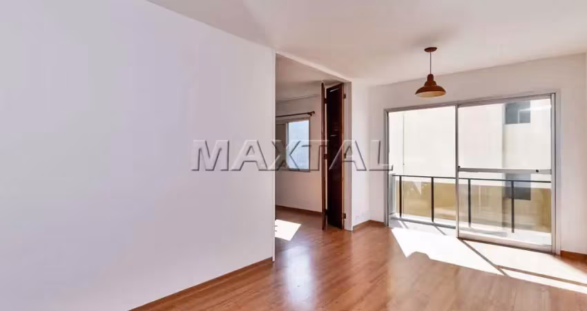 Apartamento para locação de 43 m², com sacada, 1 dormitório e 1 vaga, na consolação.