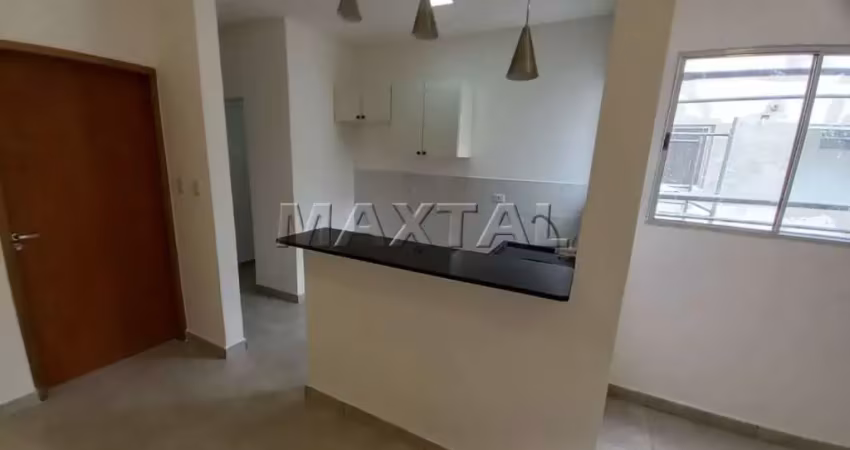 Apartamento em santana com 56m², 2 dormitórios, sacada, sala, cozinha, banheiro e área de serviço.