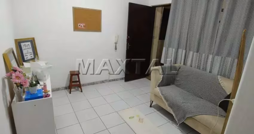 Apartamento para  locação  com  quarto,  sala,  cozinha, banheiro  e  lavanderia.