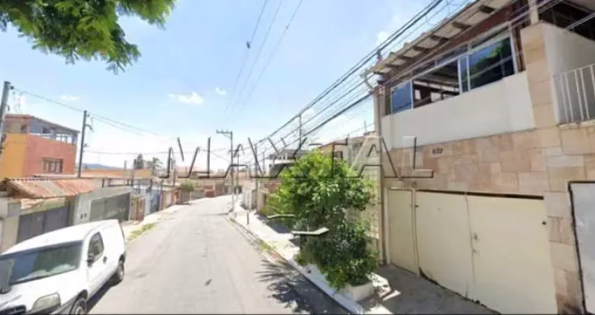 Casa  comercial de 200m² com 3 quartos, 2 suítes e 1 vaga, no sitio do mandaqui.