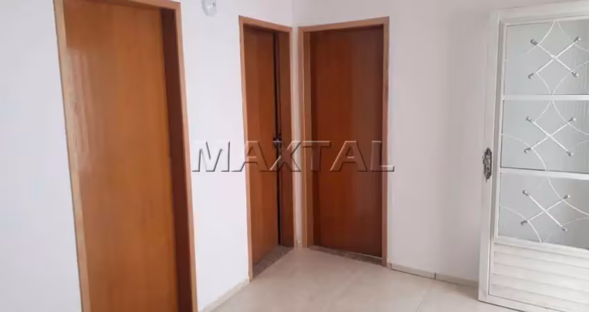 Excelente casa com 80m², 3 dormitórios, 1 sala, cozinha, quintal e 1 vaga