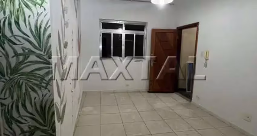 Apartamento no jardim são paulo com dois quartos, cozinha, sala e área de serviço.