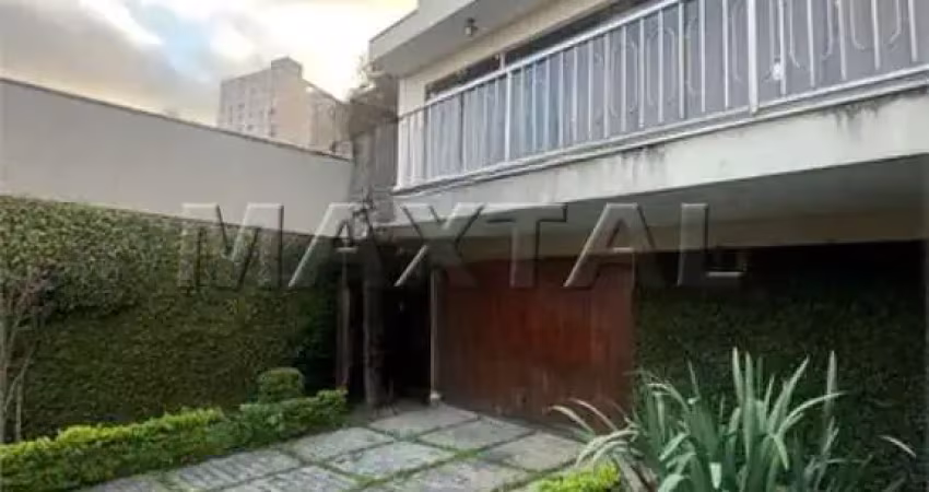 Sobrado à venda ou locação, de 250m², com 3 quartos e 2 vagas, na vila paulicéia.