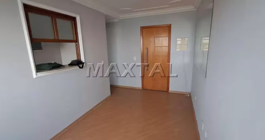 Apartamento à venda com 65m², 2 dormitórios com armários, sala, cozinha planejada e 1 vaga.