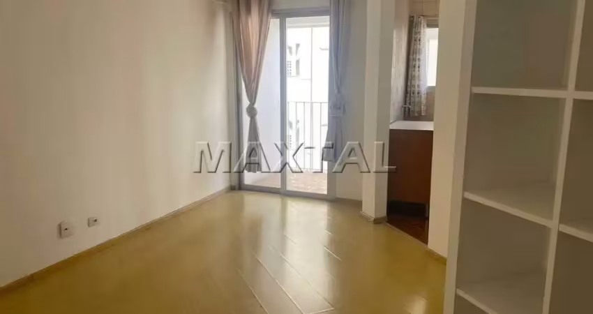 Apartamento para locação, de 55 m², com sacada, 01 suíte e 01 vaga coberta, em moema.