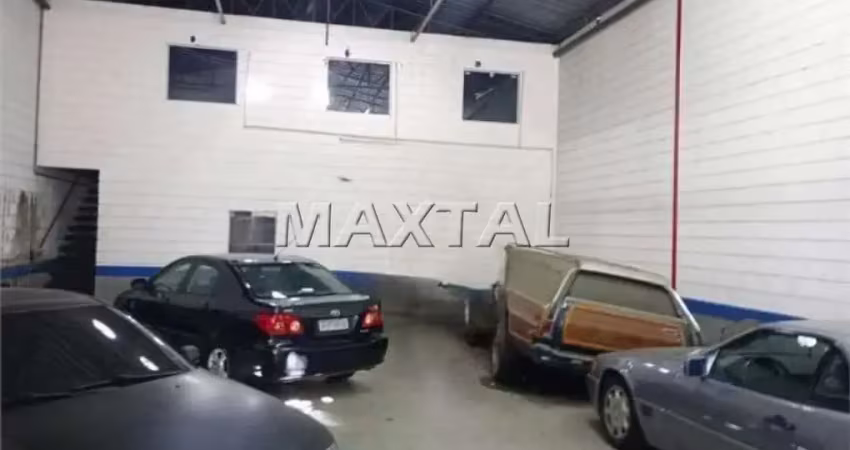 Galpão à venda ou aluguel com 570m², 4 banheiros no bairro da barra funda.