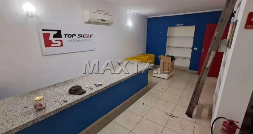 Prédio em região comercial com 3 andares, 5 salas com ar condicionado, todo em piso frio e 2 vagas
