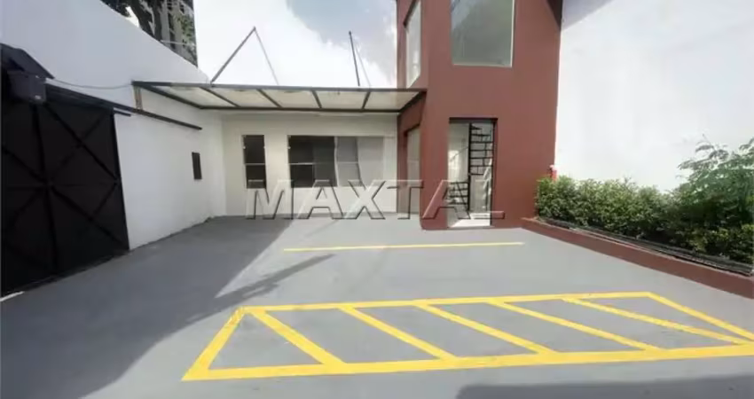 Prédio comercial para locação de 550m², com 19 salas e 7 vagas, na casa verde.
