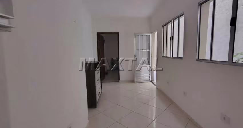 Casa para locação no imirim com quarto, sala, cozinha e banheiro.