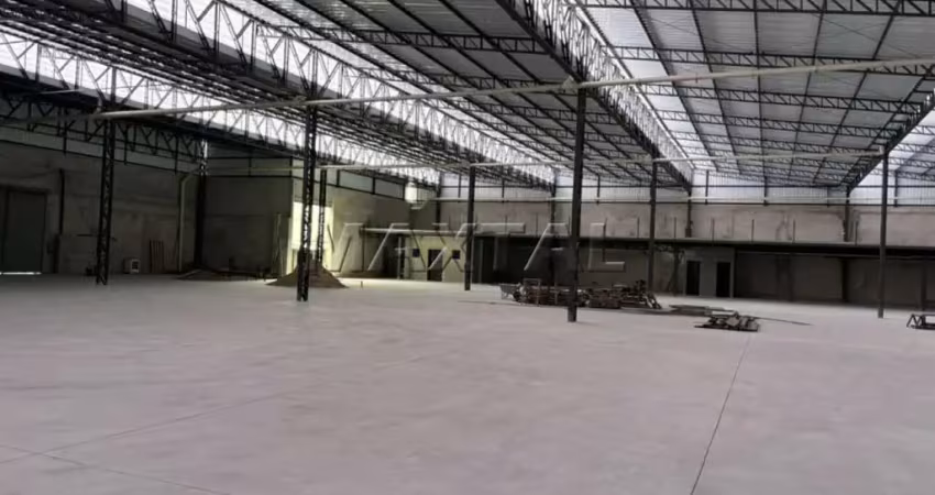 Galpão à venda no cambuci com terreno de 3.000m² e área construída de 3.300m²