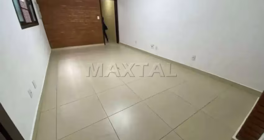 Sobrado para alugar na água fria com 200m², com 3 dormitórios, 3 suítes, 3 banheiros e 2 vagas.