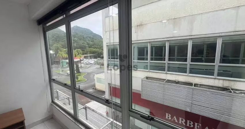 Sala comercial para alugar na Estrada dos Bandeirantes, Jacarepaguá, Rio de Janeiro
