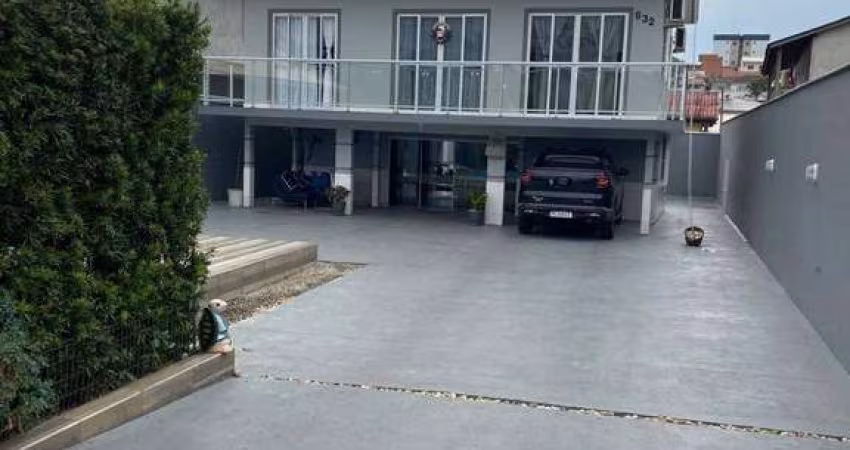 Casa com 4 dormitórios à venda, 120 m² por R$ 795.000,00 - Serraria - São José/SC