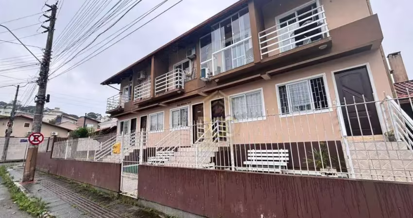 Sobrado com 2 dormitórios à venda, 78 m² por r$ 298.000,00 - real parque - são josé/sc