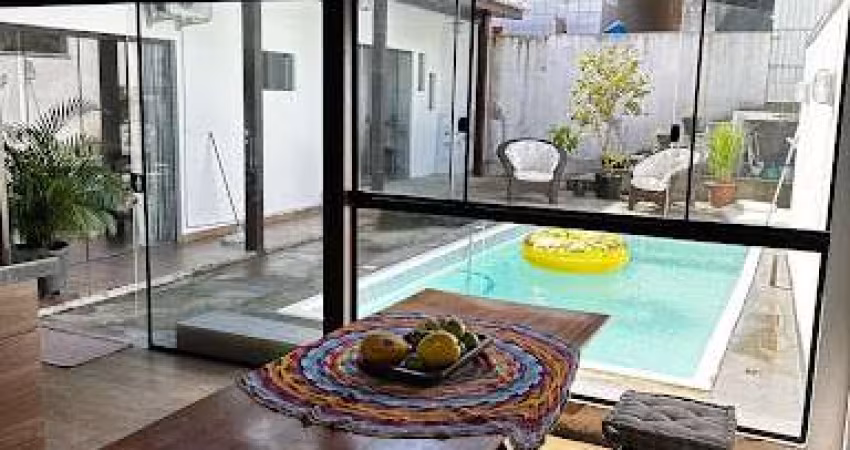Linda casa com 2 dormitórios e piscina, recém construída, com 200 m² - Ipiranga - São José/SC