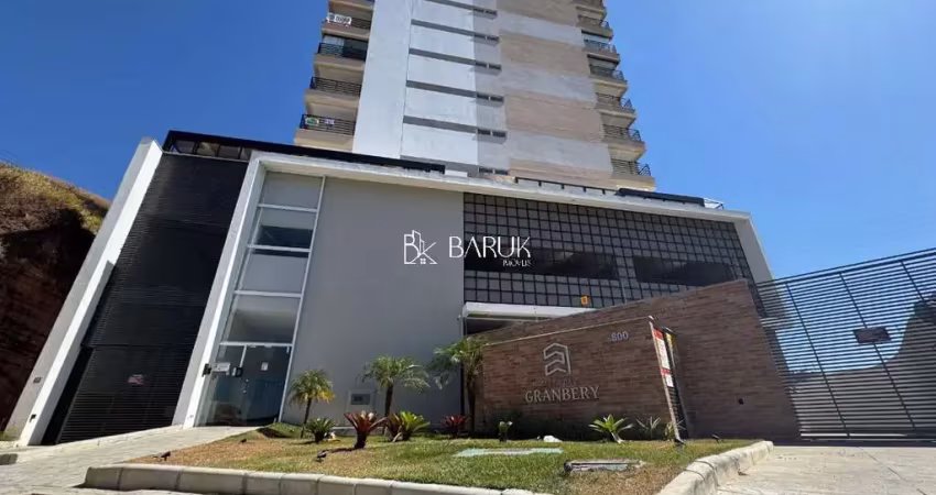 Apartamento novo no granbery, com vista panorâmica para a cidade.