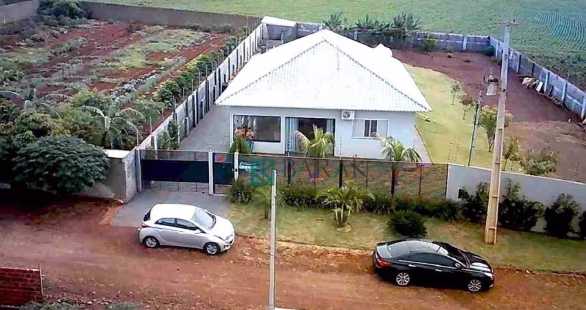 Chácara com Piscina, 3 dormitórios à venda, Área 2000m² Construção 170m² por R$ 1.300.000 - Floresta/PR