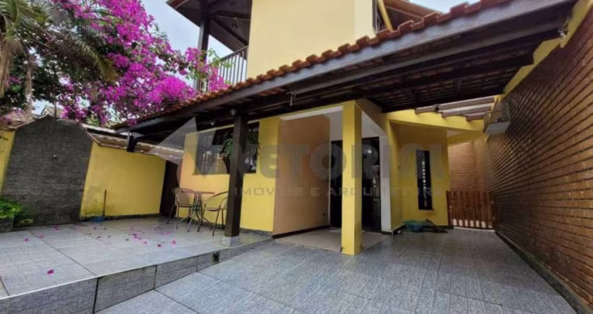 Sobrado à venda em Caraguatatuba, Indaiá, com 2 quartos, 111m²
