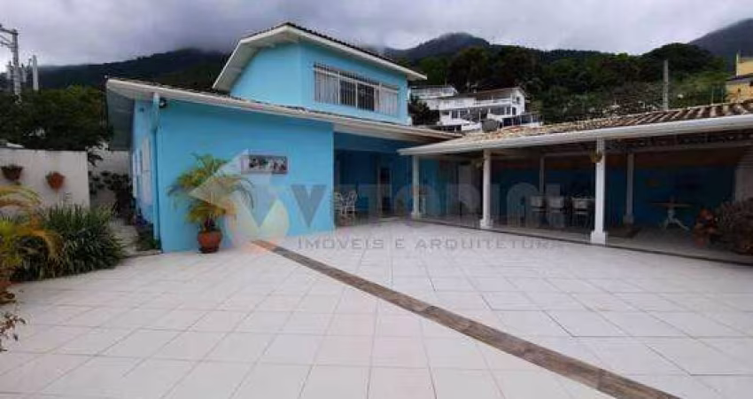 Casa com 3 quartos, 17m², à venda em São Sebastião, São Francisco da Praia
