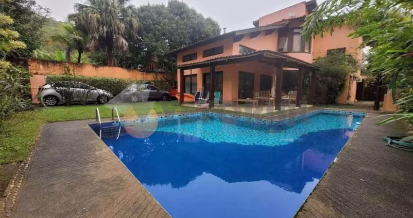 Sobrado com 5 dormitórios à venda, 280 m² por R$ 2.590.000,00 - Santiago - São Sebastião/SP