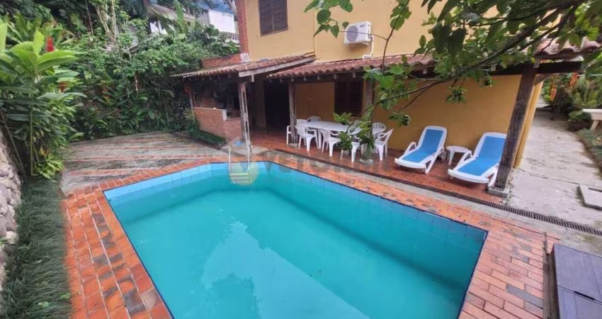 Casa com 5 dormitórios à venda por R$ 2.000.000 - Em condominio fechado na praia Toque Toque Pequeno - São Sebastião/SP