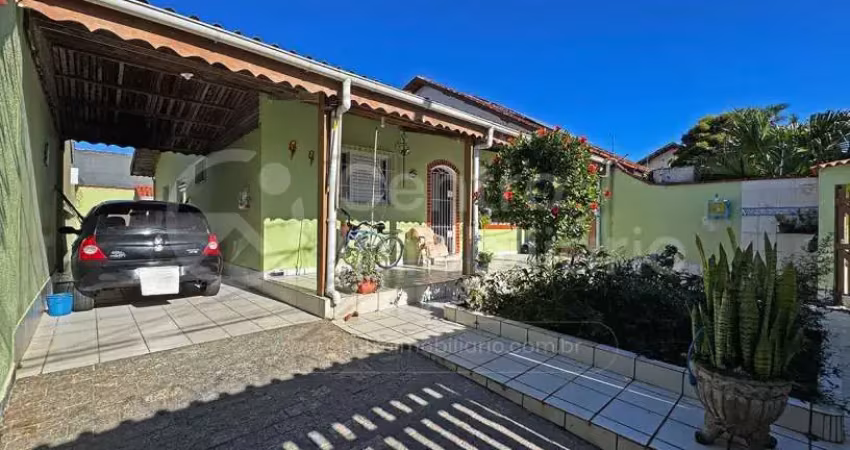 Casa à venda com 3 quartos em peruíbe, no bairro belmira novaes