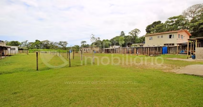 CASA à venda com 2 quartos em Peruíbe, no bairro Vila Peruíbe