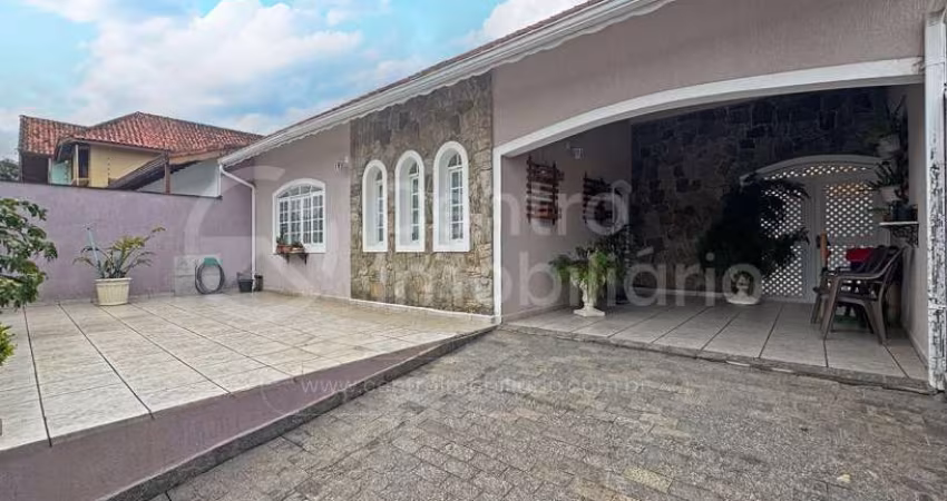 CASA à venda com 3 quartos em Peruíbe, no bairro Stella Maris