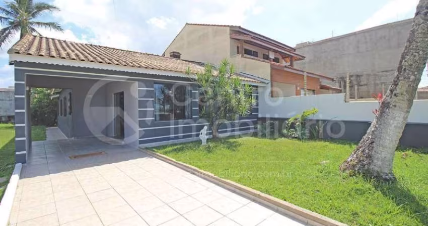 CASA à venda com 4 quartos em Peruíbe, no bairro Centro