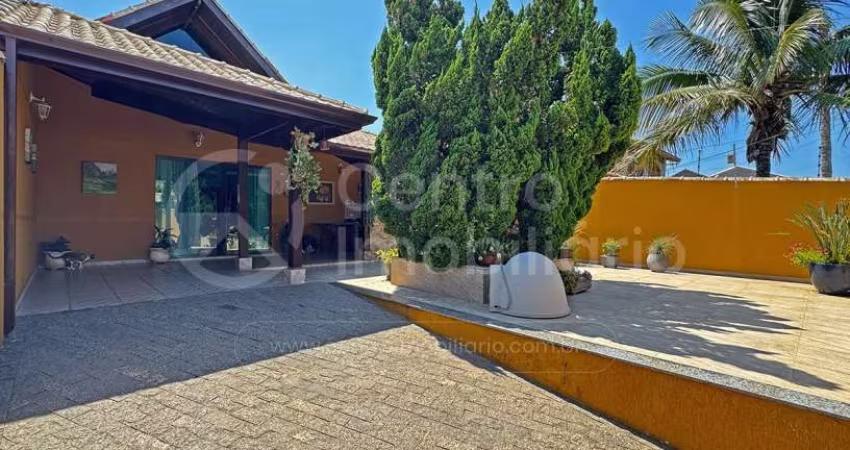 CASA à venda com 3 quartos em Peruíbe, no bairro Balneário Casa Blanca
