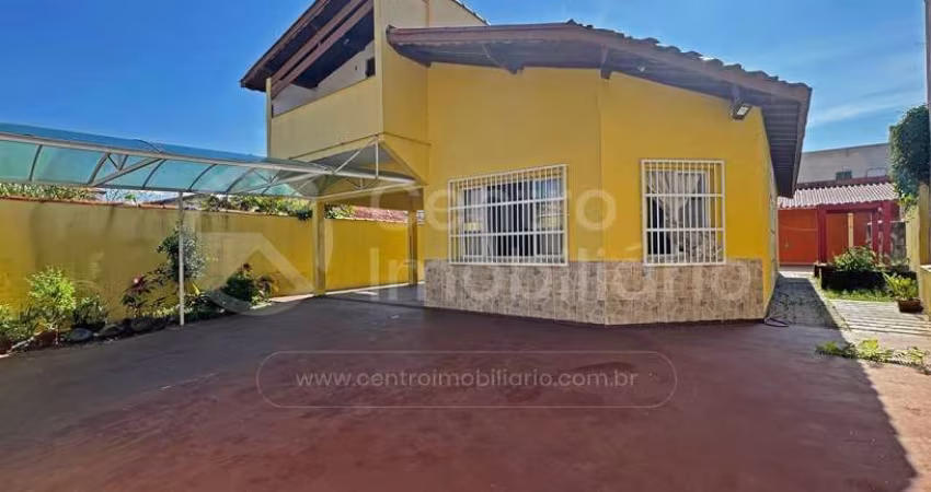 CASA à venda com 3 quartos em Peruíbe, no bairro Jardim Ribamar