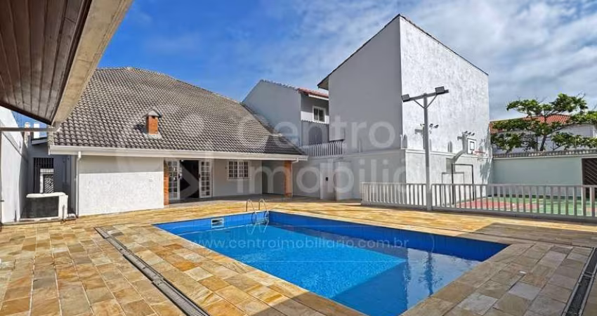 CASA à venda com piscina e 3 quartos em Peruíbe, no bairro Cidade Nova Peruíbe