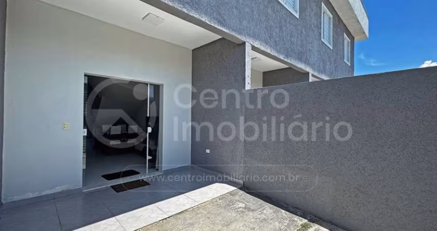 CASA à venda com piscina e 2 quartos em Peruíbe, no bairro Estancia Sao Jose