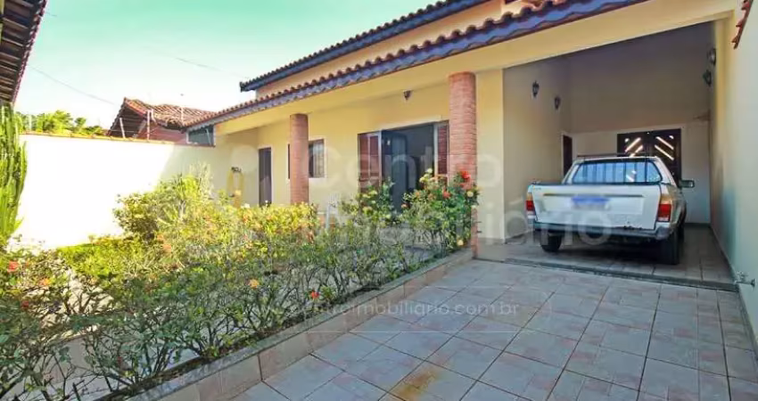 Casa à venda com 3 quartos em peruíbe, no bairro balneario sao joao batista