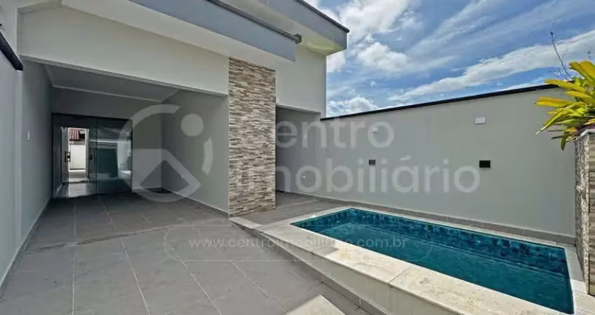 Casa à venda com piscina e 2 quartos em peruíbe, no bairro jardim peruibe