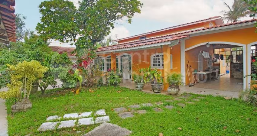 CASA à venda com piscina e 8 quartos em Peruíbe, no bairro Estancia Antonio Novaes