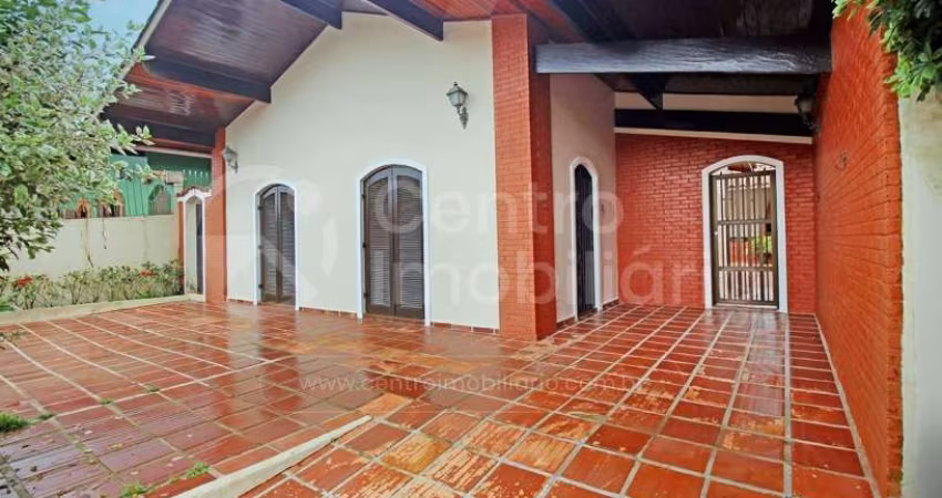CASA à venda com 3 quartos em Peruíbe, no bairro Jardim Imperador