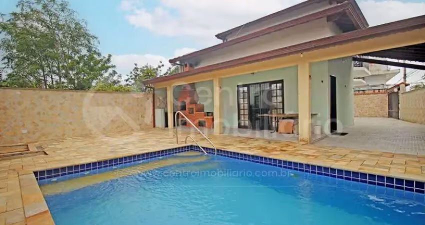 CASA à venda com piscina e 5 quartos em Peruíbe, no bairro Balneario Josedy