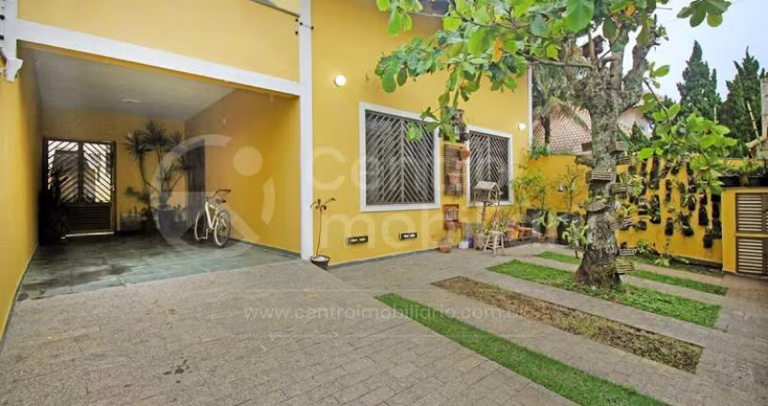 CASA à venda com 4 quartos em Peruíbe, no bairro Balneário Casa Blanca