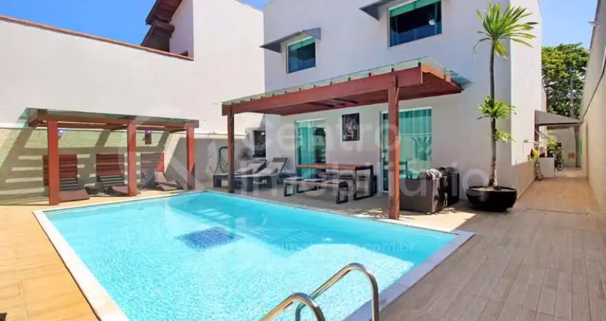 Casa à venda com piscina e 3 quartos em peruíbe, no bairro parque balneario oasis