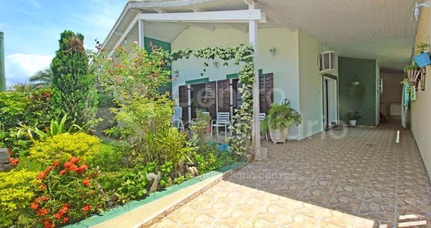 CASA à venda com 3 quartos em Peruíbe, no bairro Parque Turistico