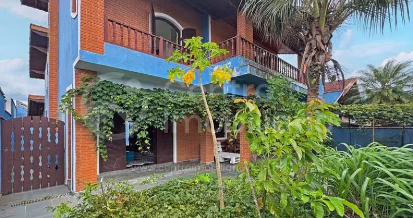 CASA à venda com 3 quartos em Peruíbe, no bairro Jardim Três Marias